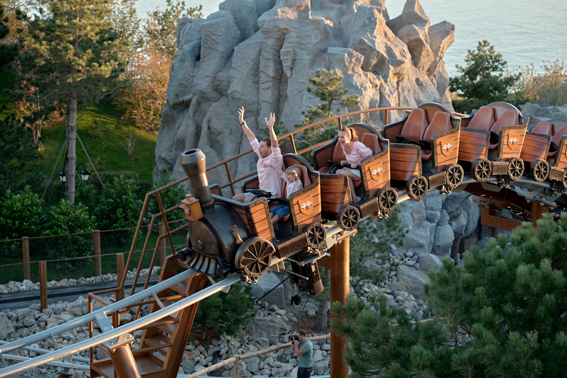 Dreamwoodpark.com — куда пойти в Ялте с детьми: парк развлечений нового формата