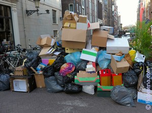 К чему снится Выбрасывать мусор во сне? Выбрасывать мусор по соннику